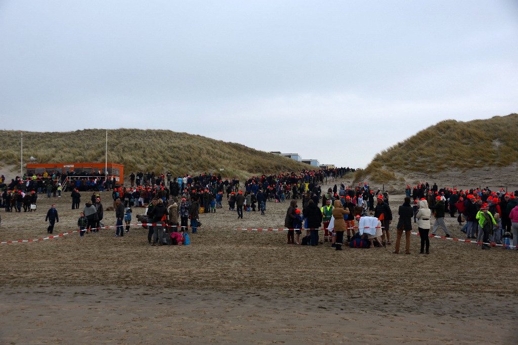 ../Images/Nieuwjaarsduik Nederzandt 2015 007.jpg